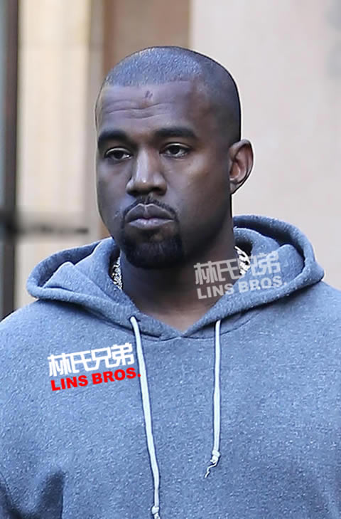 Kanye West 撞到铁杆后，脸上已留下铁杆印记 (4张照片)