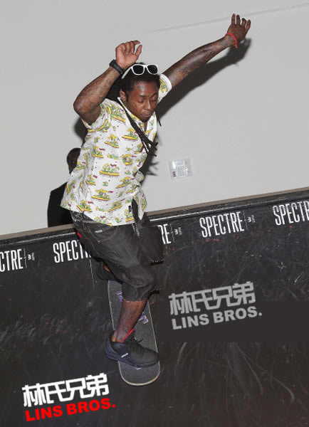 Lil Wayne启动Spectre滑板鞋产品线，穿上新鞋U型管滑板 (12张照片)