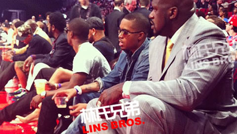 嘻哈和R&B明星喜欢现场看NBA比赛：Dr. Dre，Lil Wayne等23位明星 (Pt.2/16张照片)