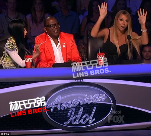 评委Nicki Minaj和Mariah Carey美国偶像现场再起冲突.Nicki化妆包拿出棉签(照片/4张图片)