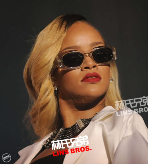 第二部分Rihanna在摩洛哥的Mawazine Festival演出 (Pt.2/14张照片)