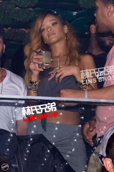 Rihanna结束北美的Diamonds世界巡回演唱会举办庆功Party..球星J.R.史密斯也在 (11张照片)