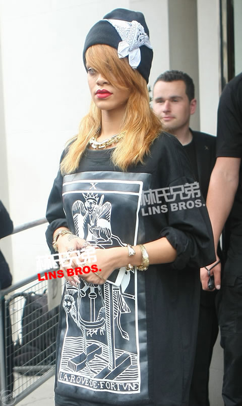 Thug Life! Rihanna认为自己的帽子特别牛! 灵感应该来自她的偶像2Pac (10张照片)