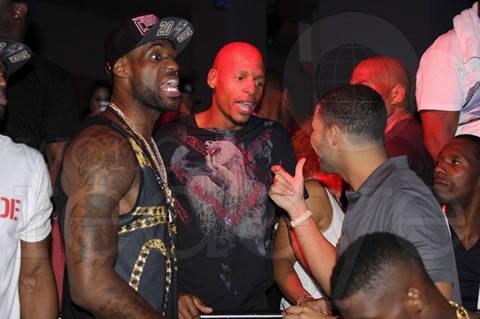 詹姆斯, 韦德, 波什等热火队总冠军球员与Drake在迈阿密夜店庆祝 (Pt.2/32张照片)