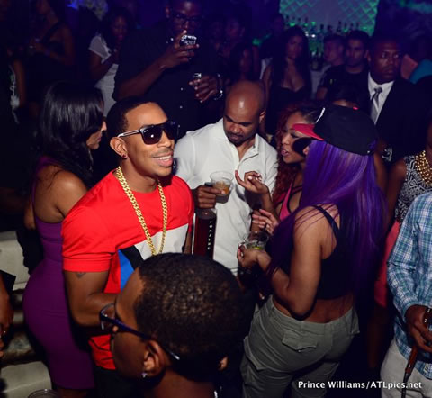 不幸发生了..Ludacris在夜店Party被人用瓶子攻击后打架..场面一片混乱 (视频/9张照片)