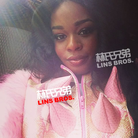 纽约女说唱歌手Azealia Banks展示两件新款奇特的服装 (9张照片)