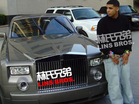 Ballin!! Drake开着刚刚购买的超级跑车布加迪威龙..穿着足坛豪门AC米兰球衣 (3张照片)