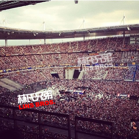 盛况法兰西体育场! Rihanna分享照片让你瞧瞧什么叫爆满..80,000人看她表演 (5张照片)