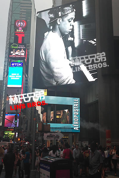 Jay Z 新专辑Magna Carta Holy Grail 接管纽约时代广场Times Square! (5张照片)