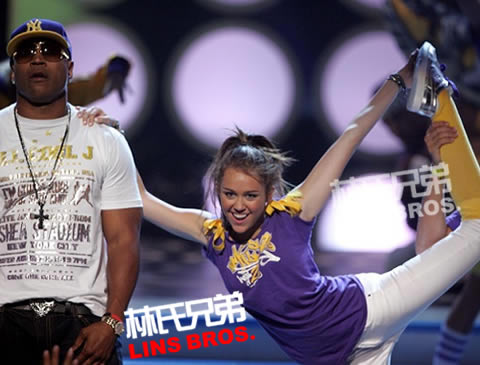 30张照片Miley Cyrus麦莉赛勒斯和说唱明星们一起：Lil Wayne, Snoop, T.I., 50 Cent, PSY