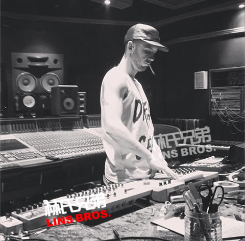 本周嘻哈明星们在录音室：Eminem, Jay Z, Pharrell, Nas, Birdman, Drake..(10张照片)