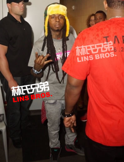 Lil Wayne 登上 Discussions Magazine 杂志封面 (2张照片)