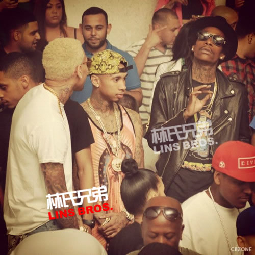 全明星Chris Brown, Wiz Khalifa, Snoop Dogg, Game等客串The Separation Mixtape (21首)