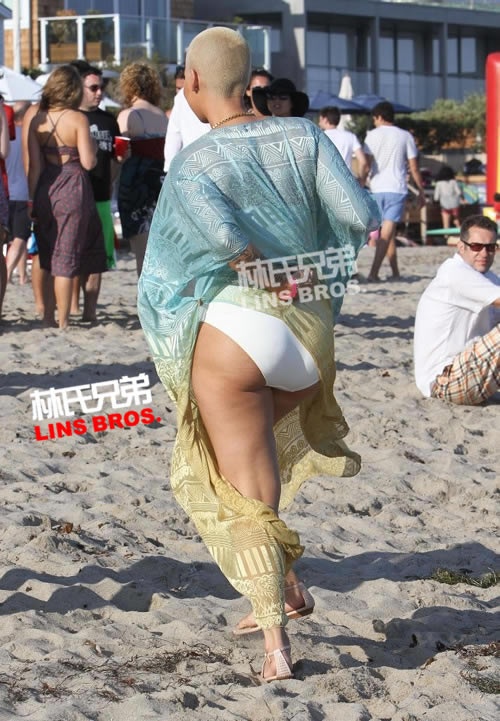 Amber Rose, Christina Milian参加帕丽斯希尔顿沙滩派对 (10张照片)