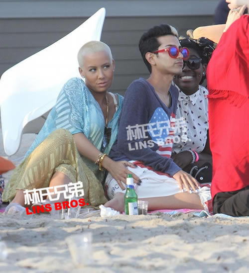 Amber Rose, Christina Milian参加帕丽斯希尔顿沙滩派对 (10张照片)