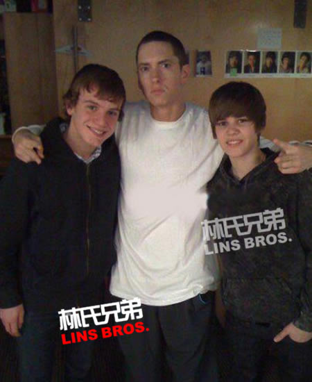 Justin Bieber来到底特律表演Lose Yourself 致敬Eminem..但唱错词(视频)
