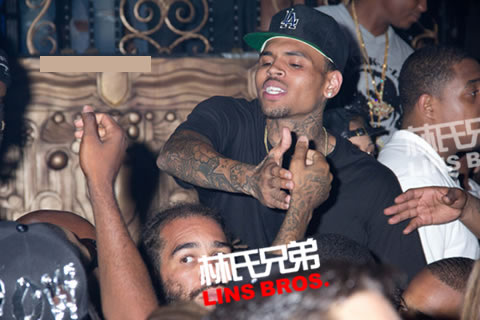 Chris Brown与他的爱人Karreuche Tran在2013 BET Awards After Party (7张照片)