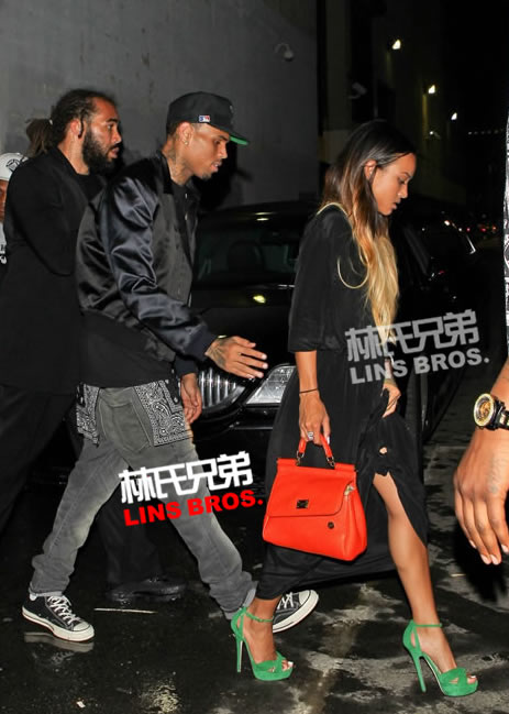 Chris Brown与他的爱人Karreuche Tran在2013 BET Awards After Party (7张照片)