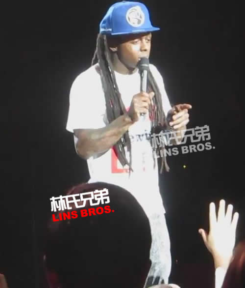 Lil Wayne 教训Hater! 新泽西演唱会有歌迷向他泼冰块..警告..无需保镖 (视频)