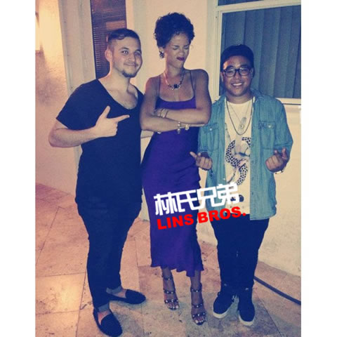 Rihanna回到美国来到迈阿密Party...RiRi用的是iPhone 5 Tupac手机壳 (13张照片)