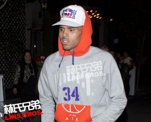 Chris Brown 身体突发癫痫Seizure ??? 前女友Karrueche Tran微博上祈祷?! (报道)