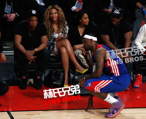 Beyoncé展示新的发型金发..和老公Jay Z, 女儿Blue Ivy在迈阿密 (8张照片)