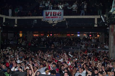 20年! 历史悠久的老牌嘻哈杂志VIBE在拉斯维加斯庆祝成立20周年 (12张照片)