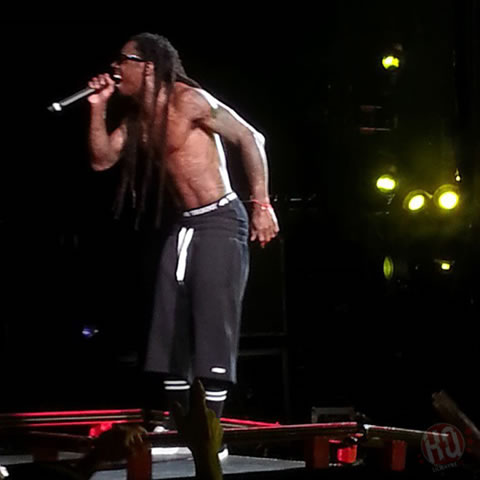 每位巨星的演唱会就像马拉松.. Lil Wayne和T.I.在波士顿举行巡回演唱会 (12张照片)