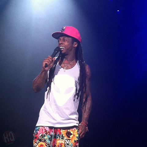 Lil Wayne带出徒弟Drake在水牛城举行America’s Most Wanted巡回演出 (12张照片)