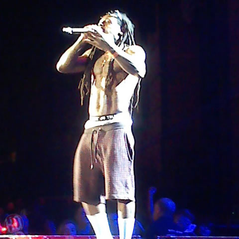 Lil Wayne和好兄弟T.I.在丹佛举行America’s Most Wanted演唱会 (13张照片)