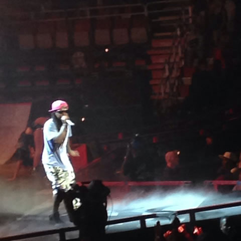 Lil Wayne在好兄弟Eminem家乡举办America’s Most Wanted巡回演唱会 (8张照片)
