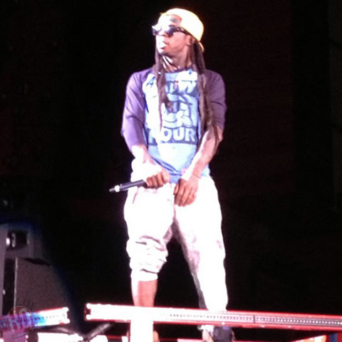 Lil Wayne和好兄弟T.I.在丹佛举行America’s Most Wanted演唱会 (13张照片)