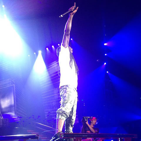 Lil Wayne和好兄弟T.I.在萨克拉门托举行America’s Most Wanted演唱会 (8张照片)