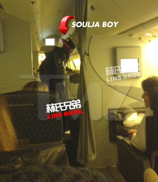 从天堂到地狱.. Soulja Boy不听飞机的上指示..被强行赶下飞机 (照片+视频)