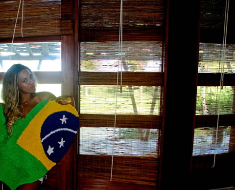 Beyonce喜欢巴西..分享在那里的度假奢华照片..很棒的生活 (9张照片)