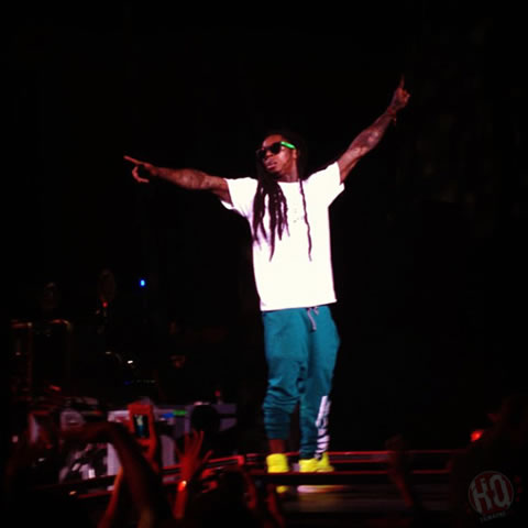 Lil Wayne和好兄弟T.I.在拉斯维加斯举行America’s Most Wanted演唱会 (15张照片)