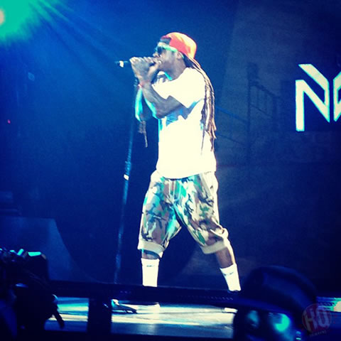 Lil Wayne和好兄弟T.I.在拉斯维加斯举行America’s Most Wanted演唱会 (15张照片)