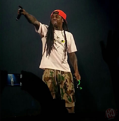 Lil Wayne和好兄弟T.I.在拉斯维加斯举行America’s Most Wanted演唱会 (15张照片)