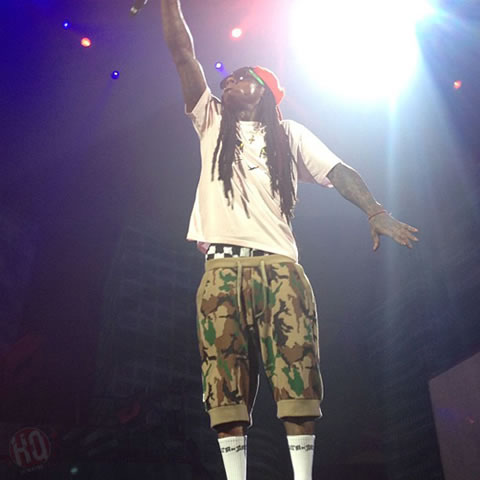 Lil Wayne和好兄弟T.I.在拉斯维加斯举行America’s Most Wanted演唱会 (15张照片)