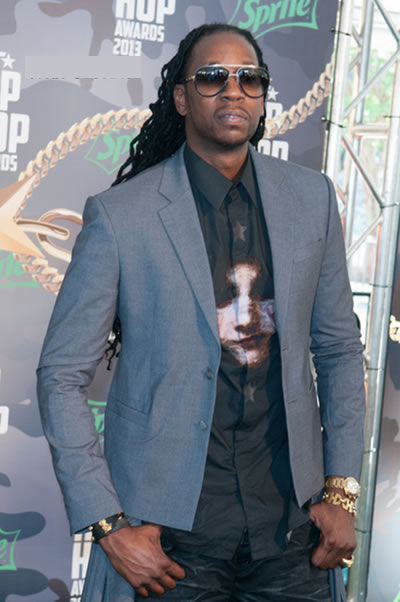 2013 BET嘻哈颁奖典礼“绿地毯: Snoop Dogg和拳王梅威瑟, Rick Ross等 (12张照片)