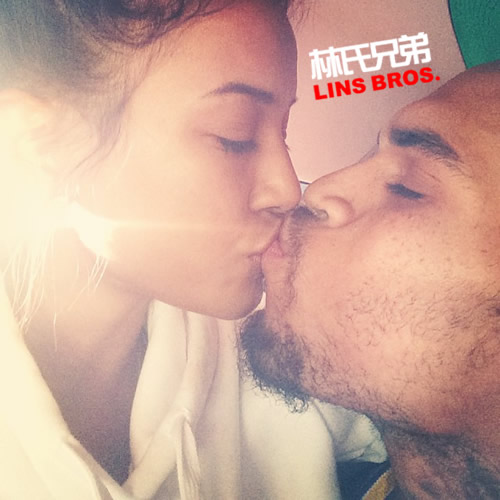 再次复合! Chris Brown与女友Karrueche Tran深情接吻..女友说永远在一起 (照片)