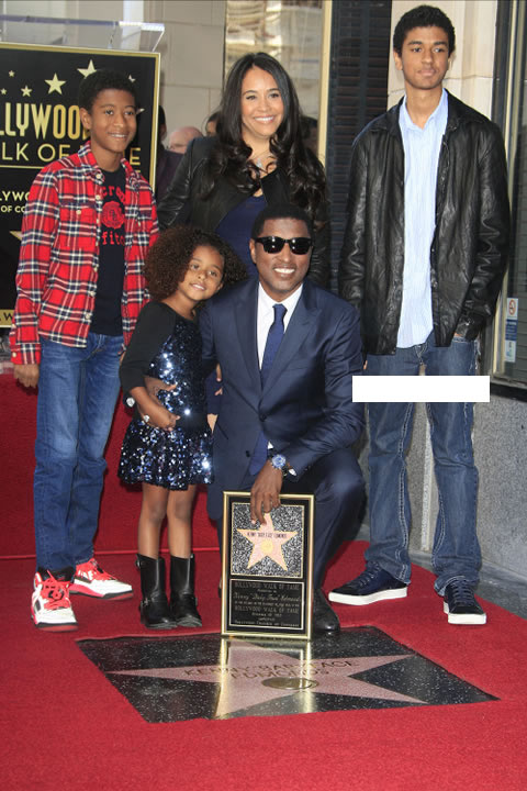 Diddy, Usher, 等致敬Babyface娃娃脸进入好莱坞星光大道 (7张照片)