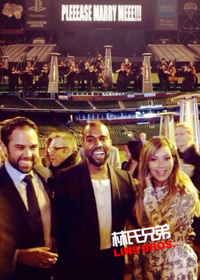 烟花, 交响乐队, 超大钻戒..Kanye West 正式向女友卡戴珊Kim Kardashian求婚.(详细/照片)