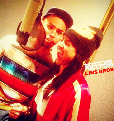 再次复合! Chris Brown与女友Karrueche Tran深情接吻..女友说永远在一起 (照片)
