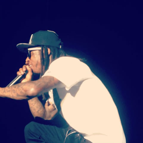 继续在法国游..Lil Wayne在昂内维尔举行America’s Most Wanted演唱会 (12张照片)