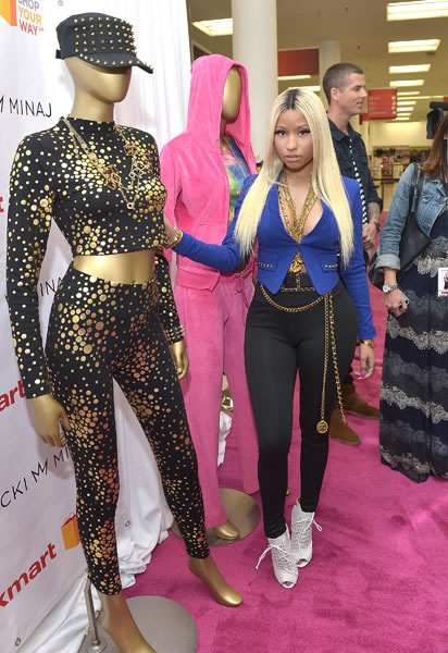 粉色蓝博基尼跑车 x Nicki Minaj.. Nicki在Kmart启动最新服装产品线 (6张照片)