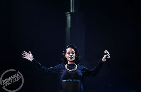 96场演出/8个月之后..Rihanna正式结束Diamonds World Tour巡回演唱会 (视频+照片)