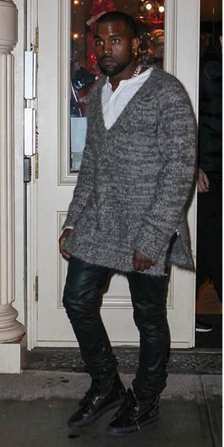 有意思! Kanye West叫人们不要买路易威登..自己却还在用路易威登的行李箱 (照片)