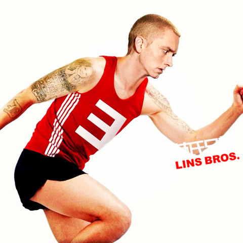 幽默的Eminem发布搞笑新照片...穿上背心短裤运动服跑马拉松 (照片)