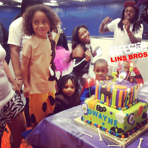 Lil Wayne变成卡通人物Fred Flintstone庆祝他儿子5岁生日 (5张照片)